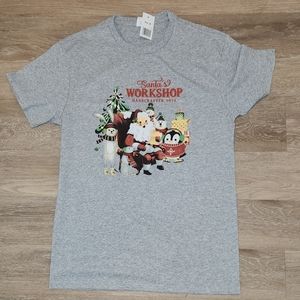 Santa's Workshop t-shirt size medium